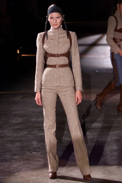 Look 3